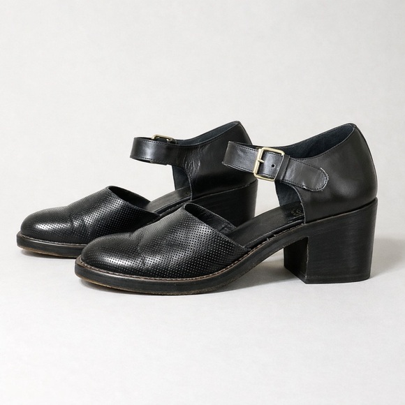 VINTAGE 90s ROBERT CLERGERIE ESPACE Perforated Leather Mary Jane Heels